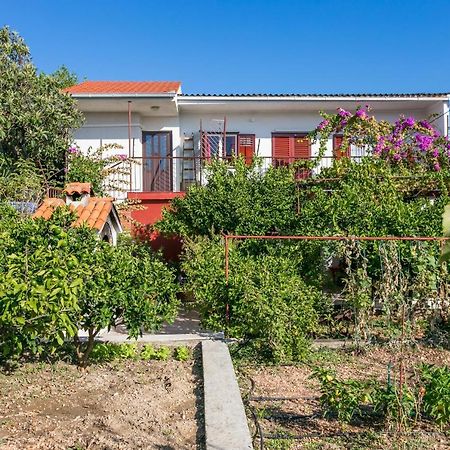 Apartments By The Sea Seget Vranjica, Trogir - 1038 Ngoại thất bức ảnh