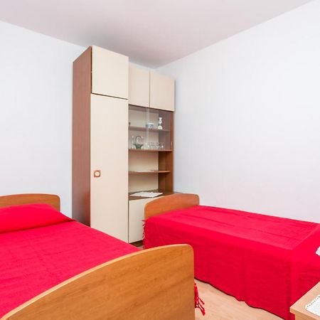 Apartments By The Sea Seget Vranjica, Trogir - 1038 Ngoại thất bức ảnh
