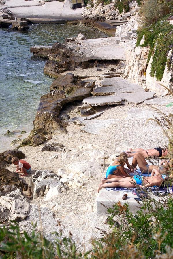 Apartments By The Sea Seget Vranjica, Trogir - 1038 Ngoại thất bức ảnh