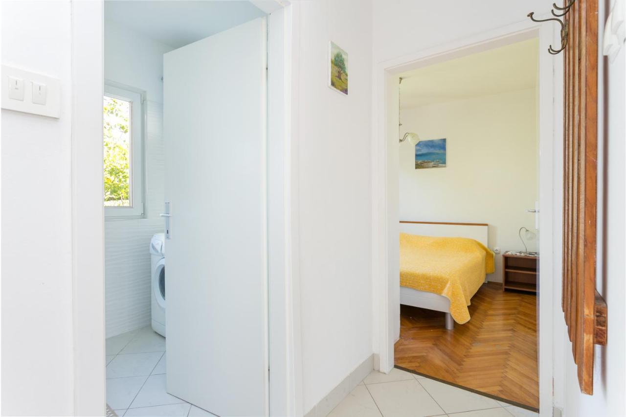 Apartments By The Sea Seget Vranjica, Trogir - 1038 Ngoại thất bức ảnh