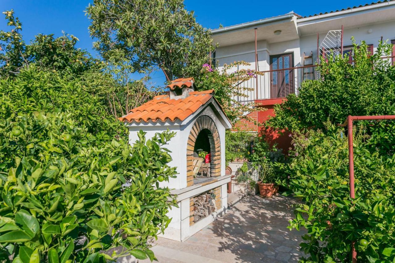 Apartments By The Sea Seget Vranjica, Trogir - 1038 Ngoại thất bức ảnh