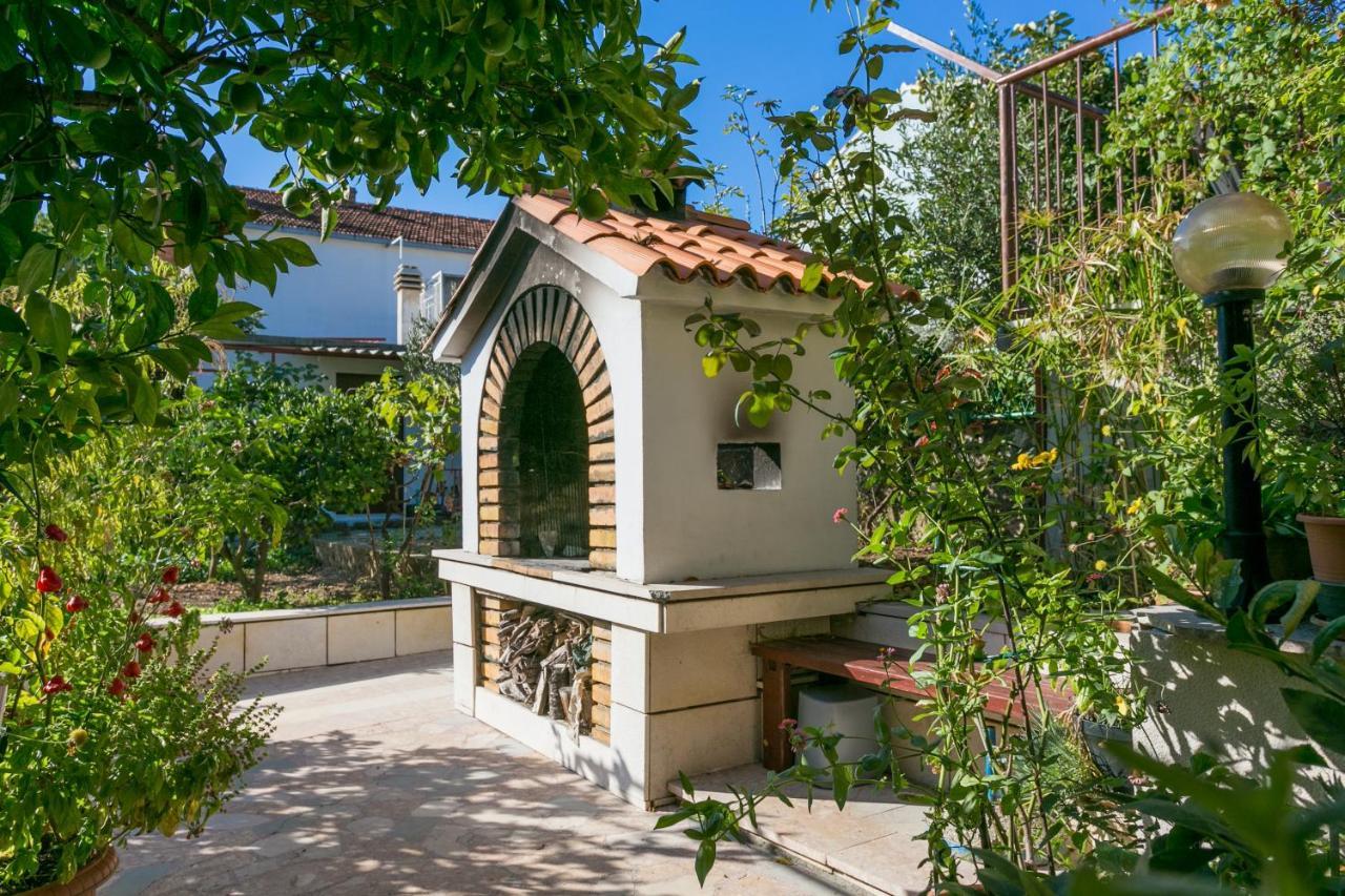 Apartments By The Sea Seget Vranjica, Trogir - 1038 Ngoại thất bức ảnh