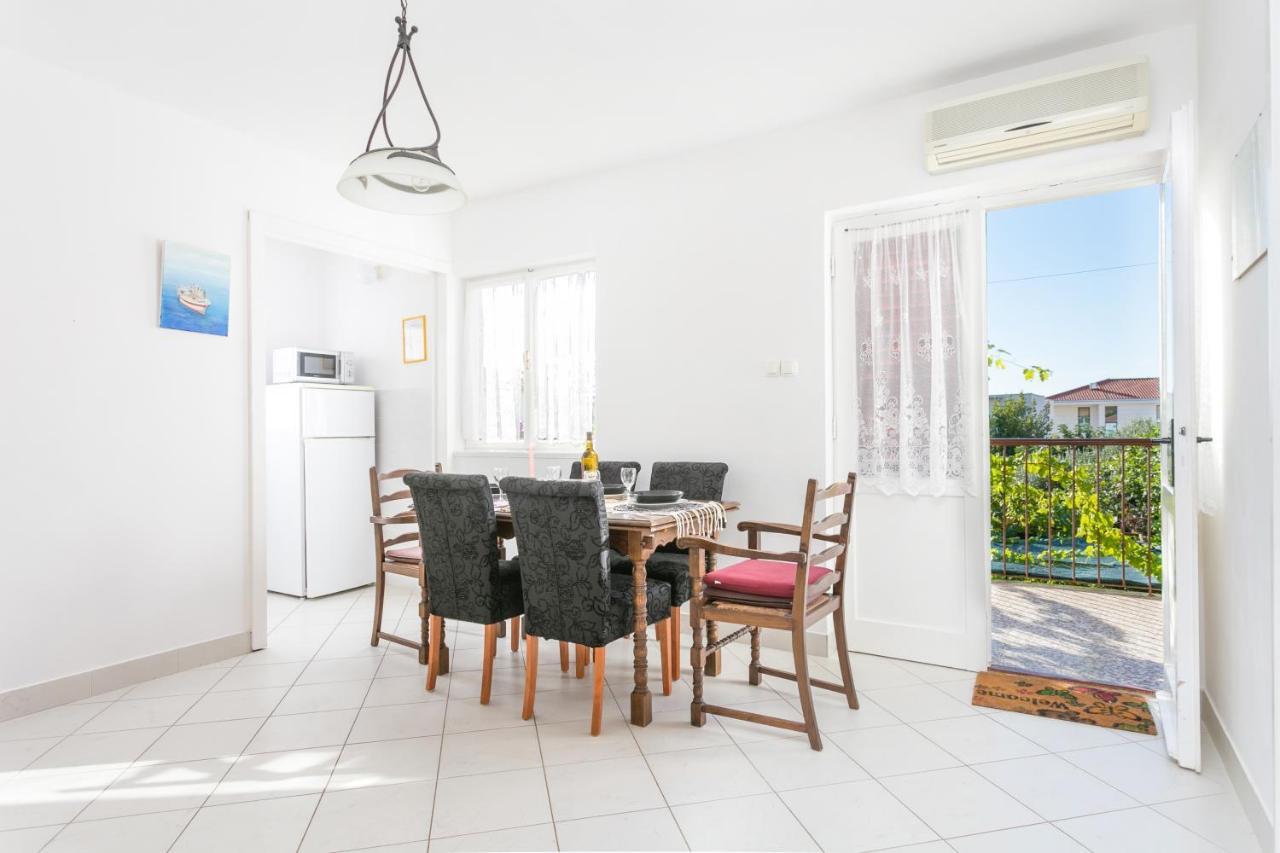 Apartments By The Sea Seget Vranjica, Trogir - 1038 Ngoại thất bức ảnh