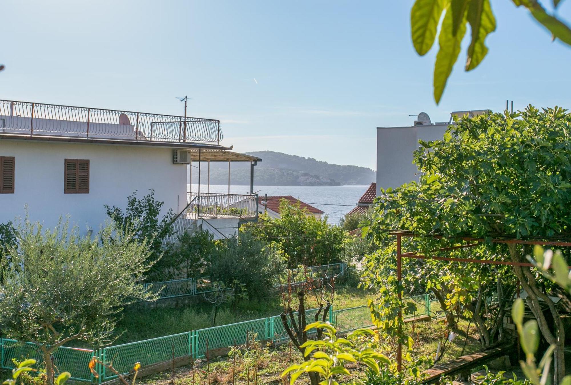Apartments By The Sea Seget Vranjica, Trogir - 1038 Ngoại thất bức ảnh