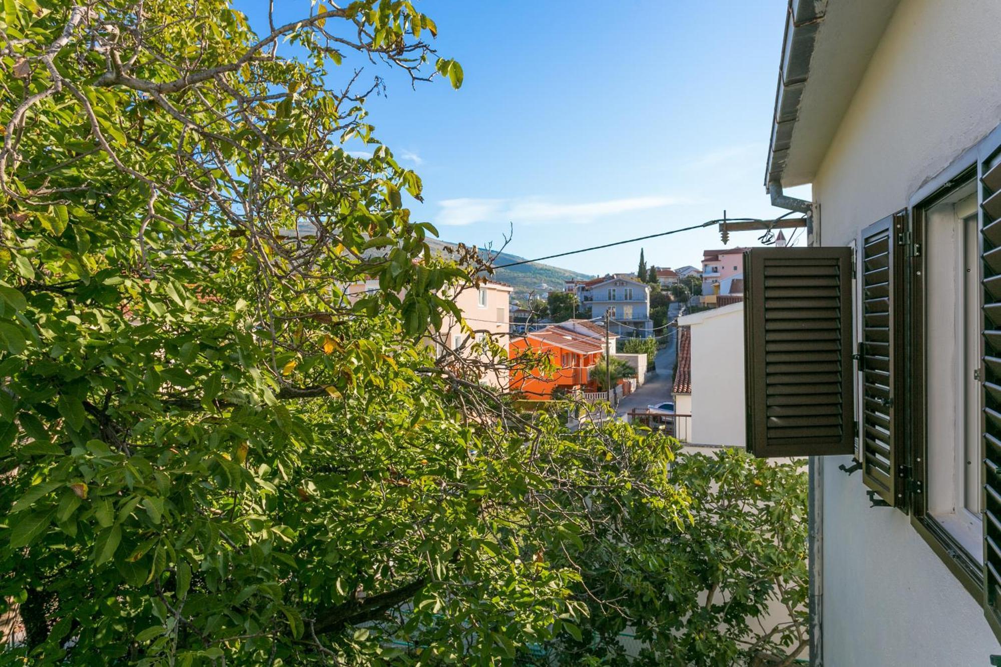 Apartments By The Sea Seget Vranjica, Trogir - 1038 Ngoại thất bức ảnh